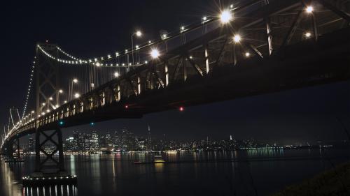 Osvetlený most